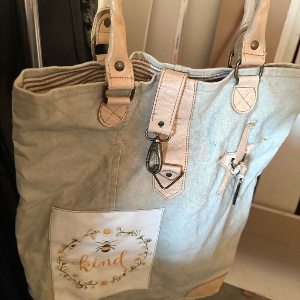 Stylish Brown Striped Tote Bag - Picture 7 of 7